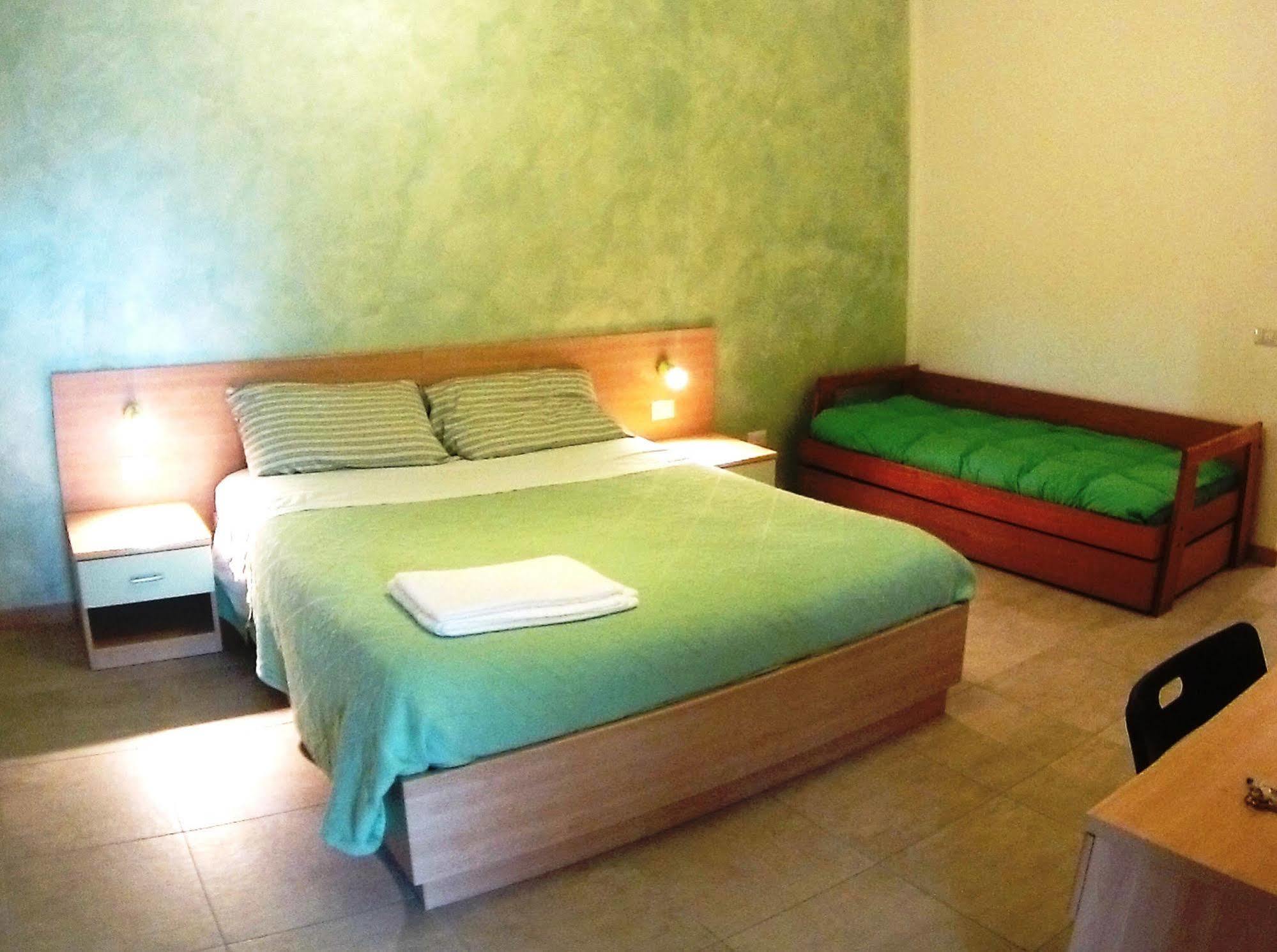 B&B Villa Monterosa Con Piscina Castronno Kültér fotó