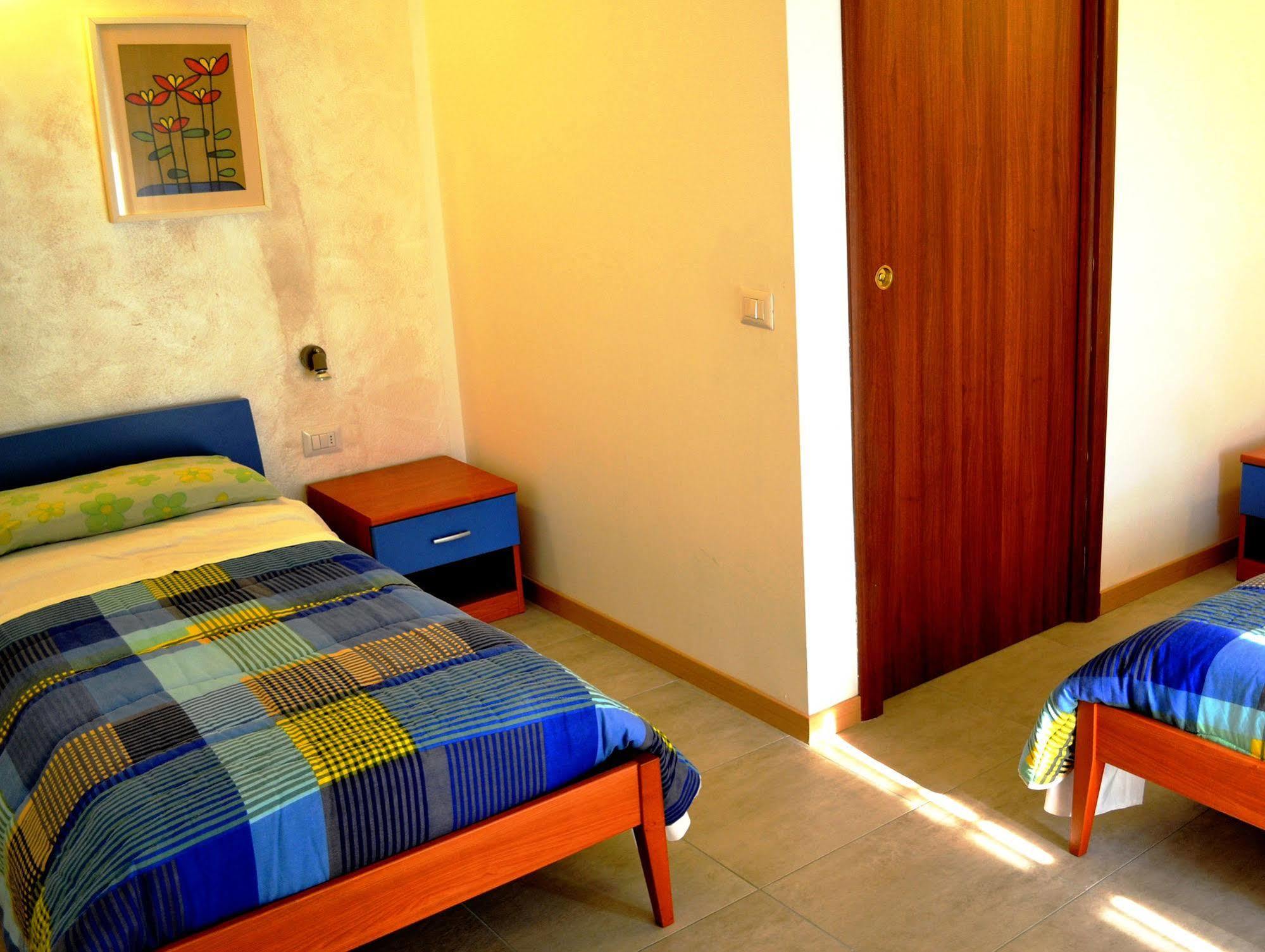 B&B Villa Monterosa Con Piscina Castronno Kültér fotó