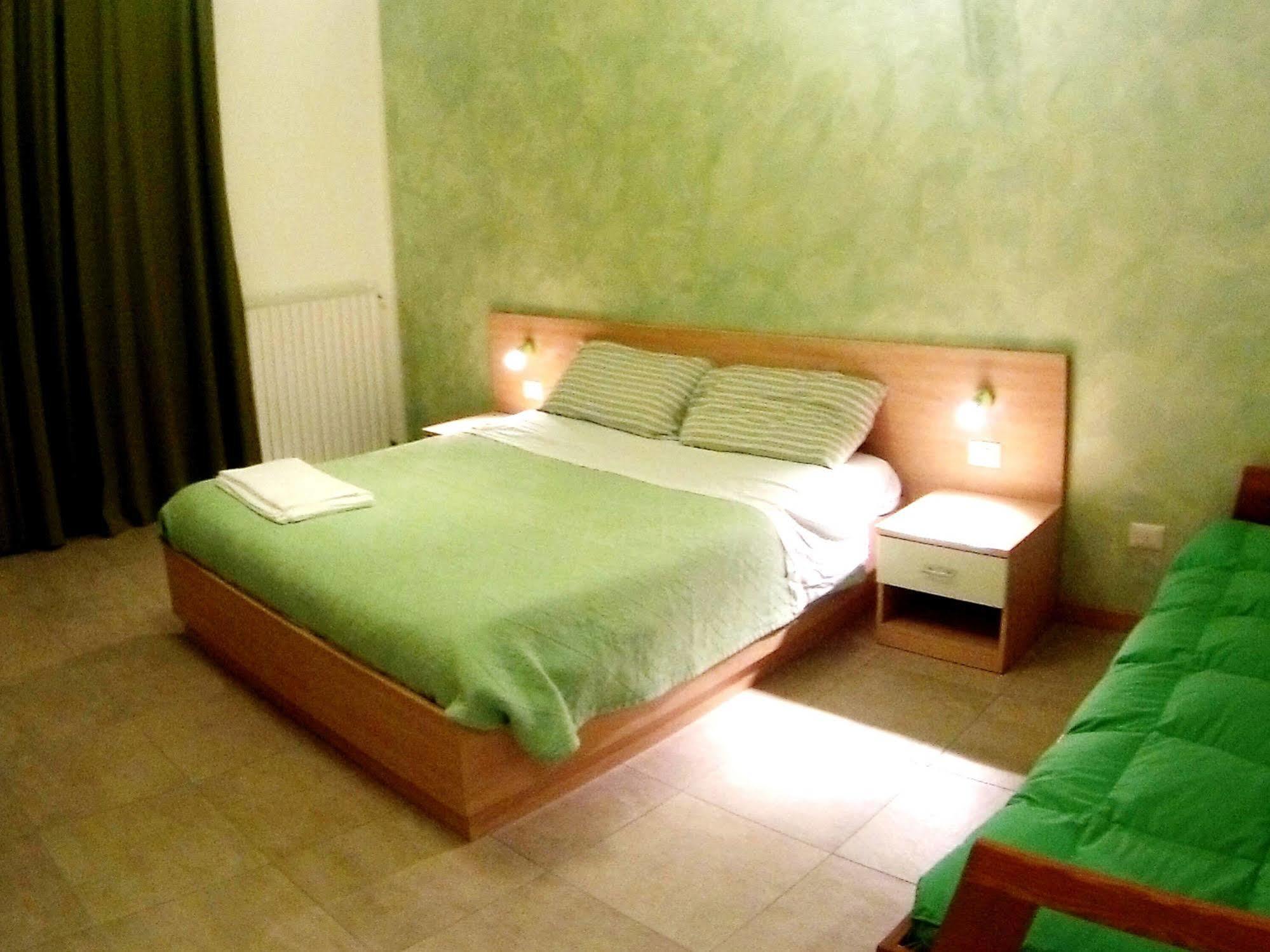 B&B Villa Monterosa Con Piscina Castronno Kültér fotó