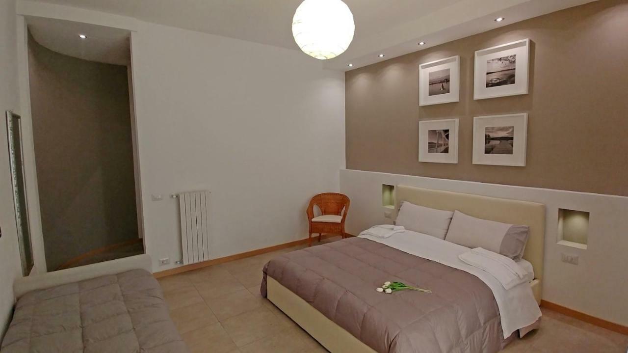 B&B Villa Monterosa Con Piscina Castronno Kültér fotó