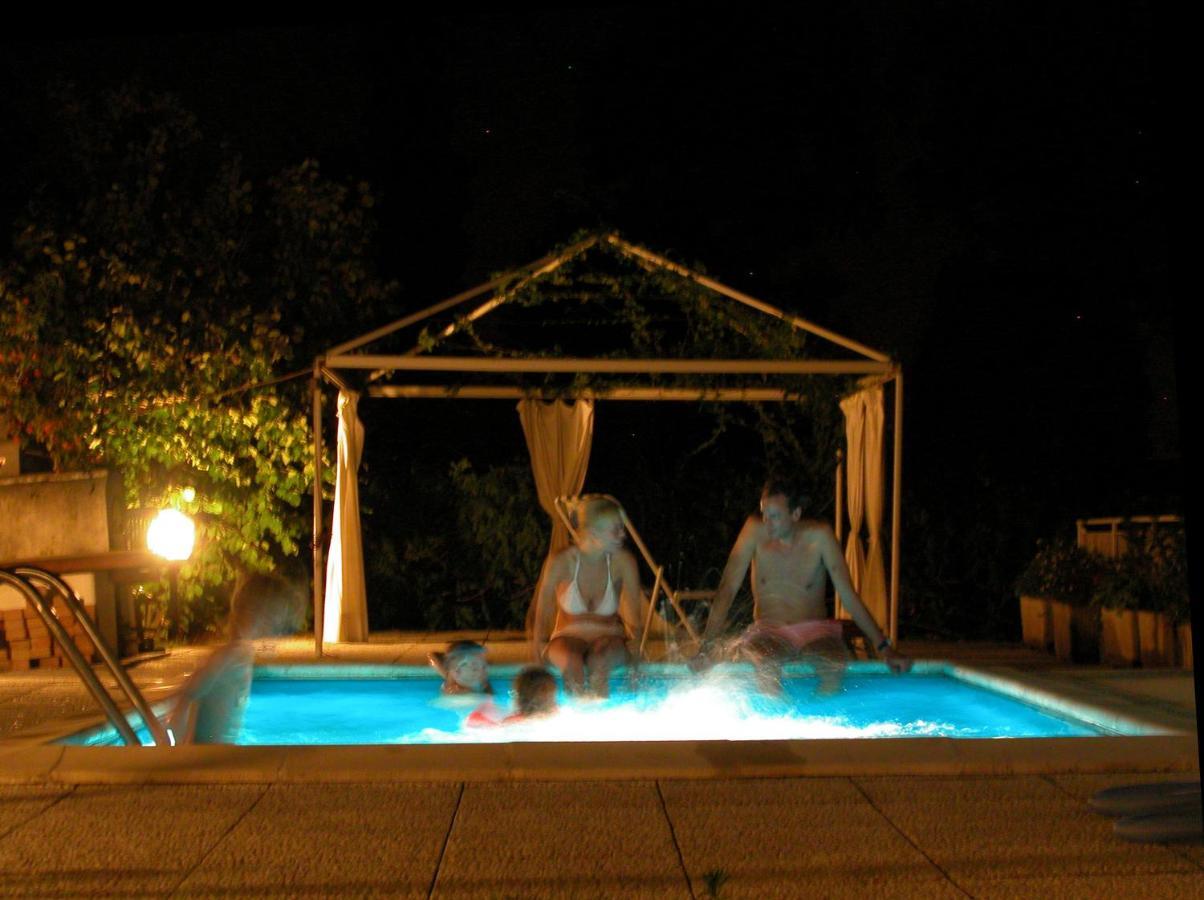 B&B Villa Monterosa Con Piscina Castronno Kültér fotó